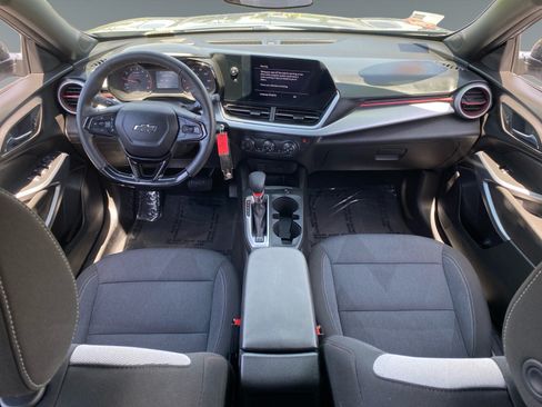 Used 2025 Chevrolet Trax RS w/ Driver Confidence Package FWD image 10