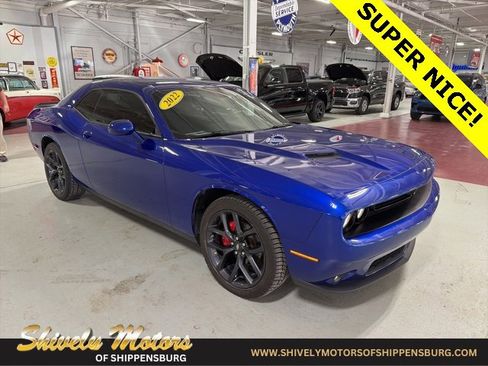 Used 2022 Dodge Challenger SXT w/ Blacktop Package image 7