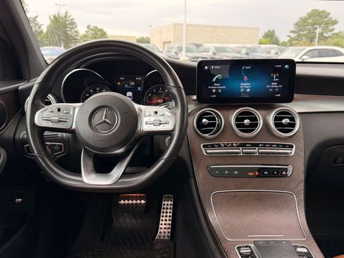 Used 2021 Mercedes-Benz GLC 300 image 3