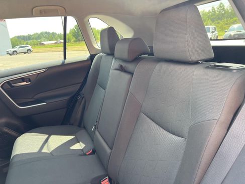 Used 2025 Toyota RAV4 XLE AWD/4WD image 15