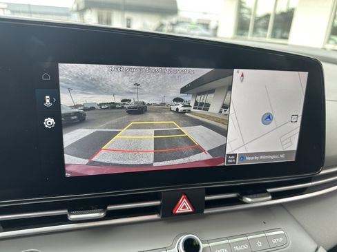 Used 2023 Hyundai Elantra SEL w/ Convenience Package image 18