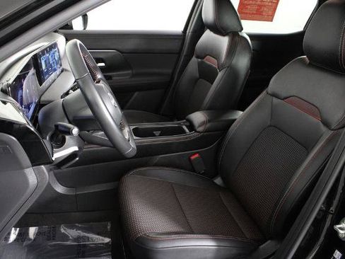 Certified 2026 Nissan Kicks SR FWD image 20
