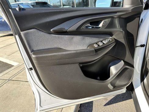 Used 2023 Chevrolet TrailBlazer LT AWD/4WD image 8