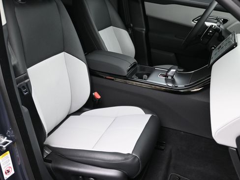 Certified 2025 Land Rover Range Rover Velar Dynamic SE image 10