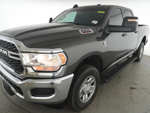 Used 2024 RAM 2500 Tradesman w/ Chrome Appearance Group image 9