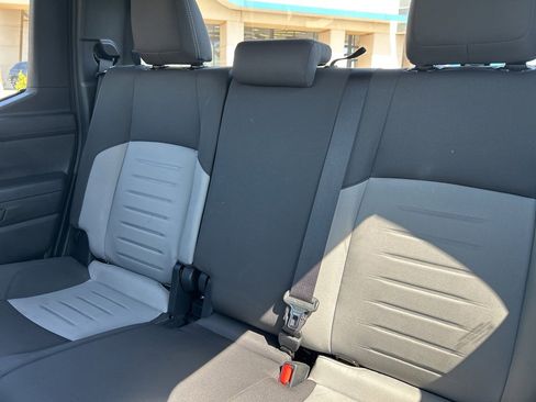 Used 2025 Toyota Tacoma TRD Off-Road image 15