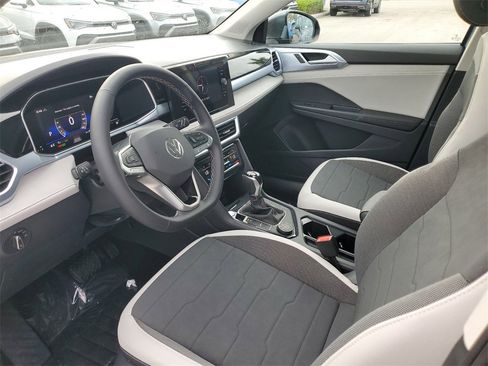 New 2025 Volkswagen Taos SE image 7