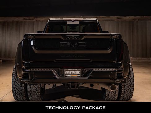 Used 2025 GMC Sierra 3500 Denali w/ Denali Reserve Package image 8