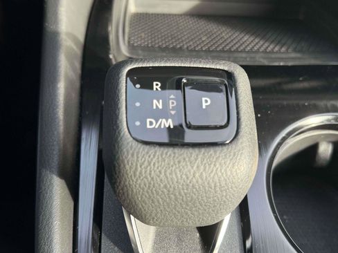 Used 2023 Nissan Rogue SV image 27