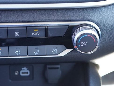 Used 2024 Nissan Altima 2.5 S FWD image 25