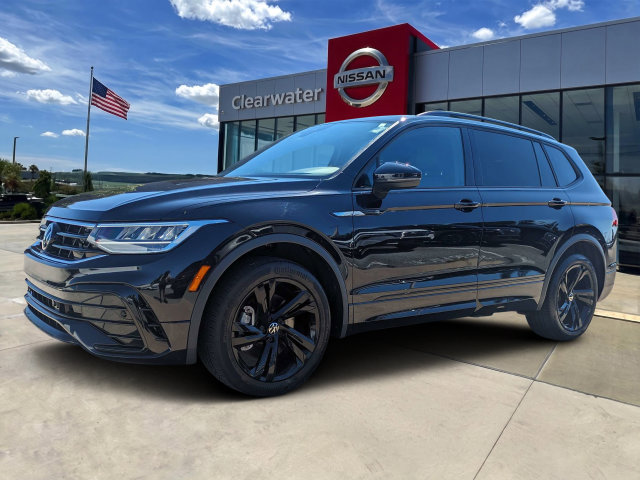 Used 2024 Volkswagen Tiguan SE R-Line FWD image 9