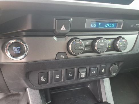 Used 2022 Toyota Tacoma TRD Off-Road w/ Technology Package RWD image 27