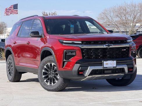 New 2026 Chevrolet Traverse Z71 w/ Enhanced Driving Package image 2