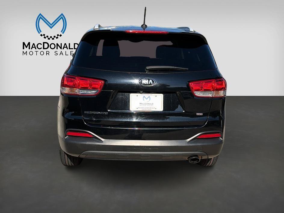 Used 2017 Kia Sorento AWD image 4