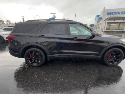 Used 2020 Ford Explorer ST w/ ST Street Pack image 9