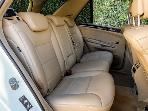 Used 2011 Mercedes-Benz ML 350 BlueTEC 4MATIC image 36