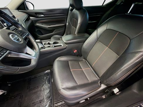 Used 2022 Nissan Altima 2.5 SR FWD image 11
