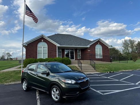 Used 2016 Honda HR-V LX image 12