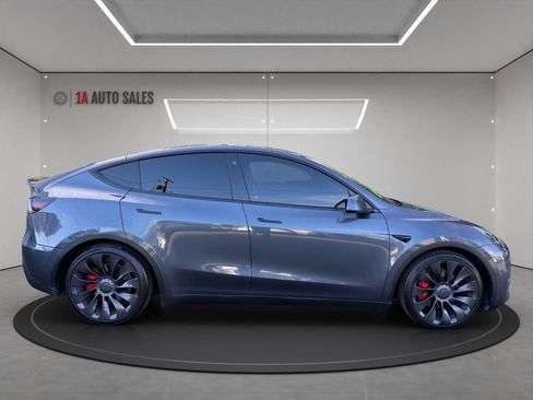 Used 2022 Tesla Model Y Performance image 6