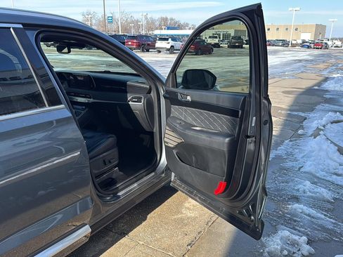 Used 2022 Hyundai Palisade Calligraphy w/ Winter Package image 24