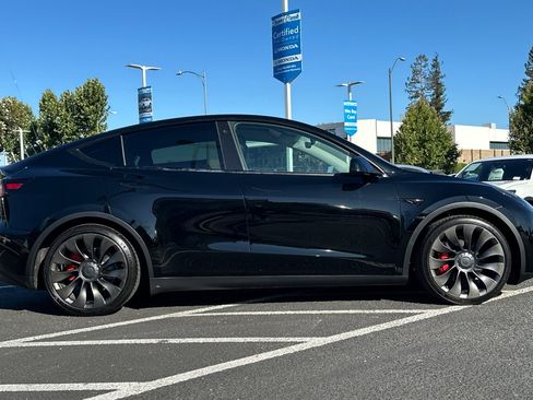Used 2022 Tesla Model Y Performance AWD/4WD image 8