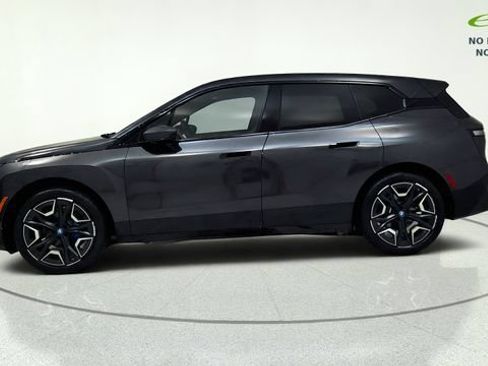 Used 2024 BMW iX xDrive50 w/ Sport Package AWD/4WD image 6