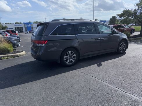 Used 2014 Honda Odyssey Touring image 11