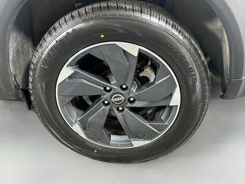 Used 2025 Nissan Rogue SV AWD/4WD image 28
