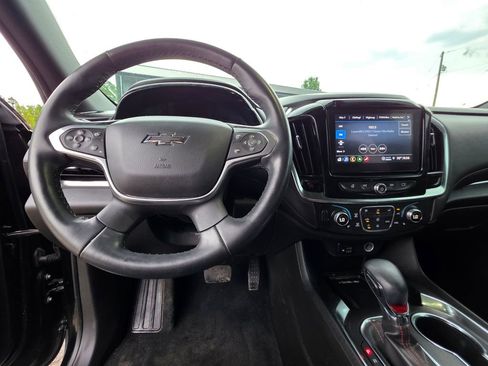 Used 2023 Chevrolet Traverse RS AWD/4WD image 16