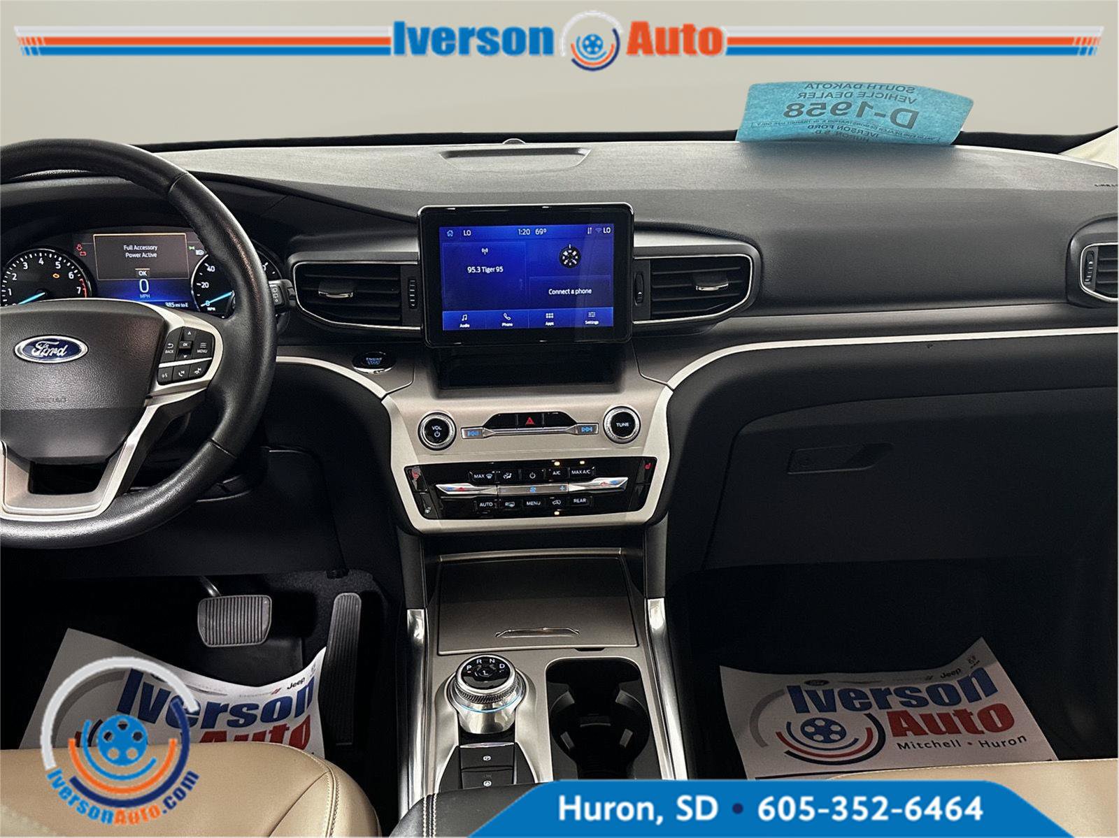 Used 2022 Ford Explorer XLT w/ Equipment Group 202A AWD/4WD image 26