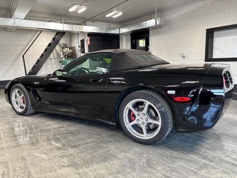 Used 2004 Chevrolet Corvette Convertible w/ Preferred Equipment Group RWD image 7