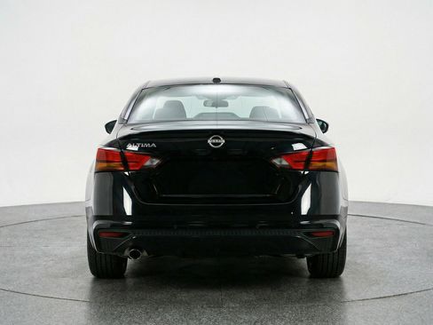 Used 2025 Nissan Altima 2.5 SV image 7
