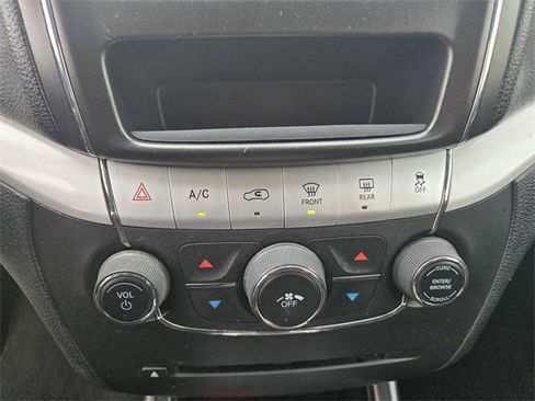 Used 2019 Dodge Journey SE w/ Premium Group image 19