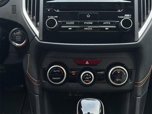 Used 2021 Subaru Crosstrek 2.0i Premium w/ Moonroof Package image 18