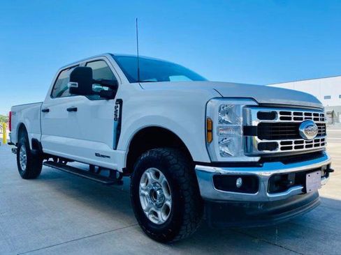 Certified 2025 Ford F250 XLT w/ FX4 Off-Road Package AWD/4WD image 2