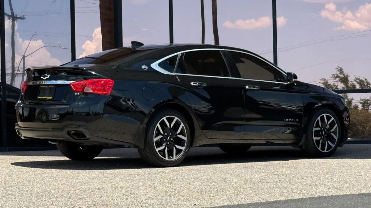 Used 2016 Chevrolet Impala LTZ FWD image 12