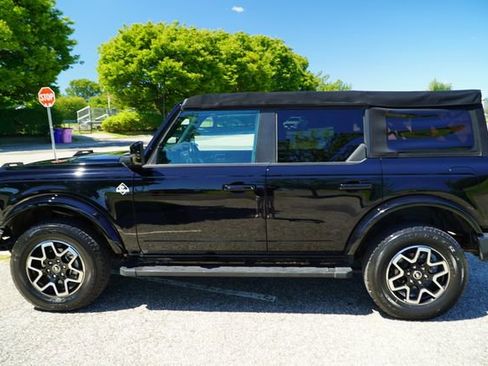 Used 2022 Ford Bronco Outer Banks image 5