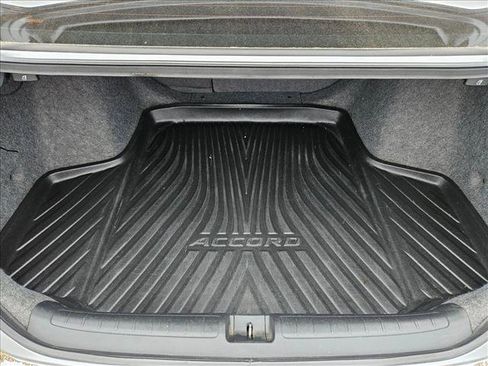 Used 2018 Honda Accord Sport image 6