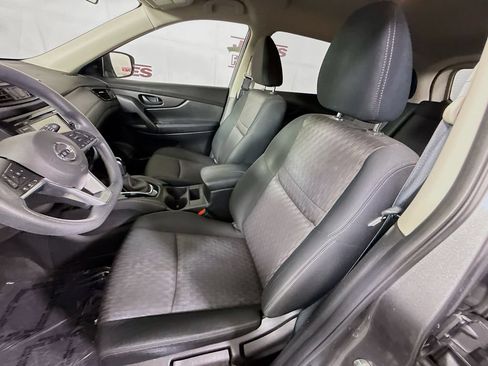 Used 2020 Nissan Rogue S FWD image 23