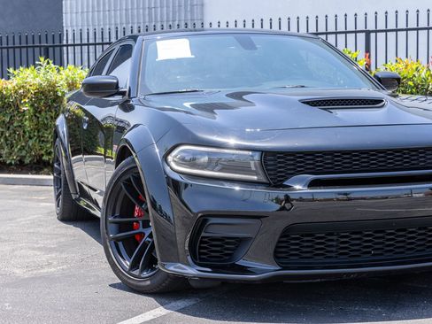 Used 2022 Dodge Charger Scat Pack RWD image 17