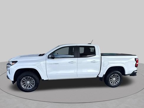 Used 2024 Chevrolet Colorado LT w/ LT Convenience Package II RWD image 3