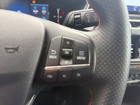 Certified 2025 Ford Escape ST-Line FWD image 9