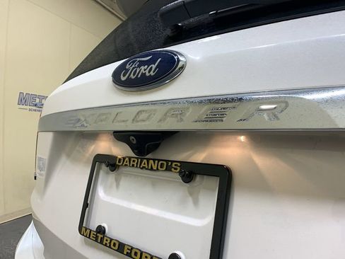 Certified 2017 Ford Explorer XLT w/ Equipment Group 202A image 18