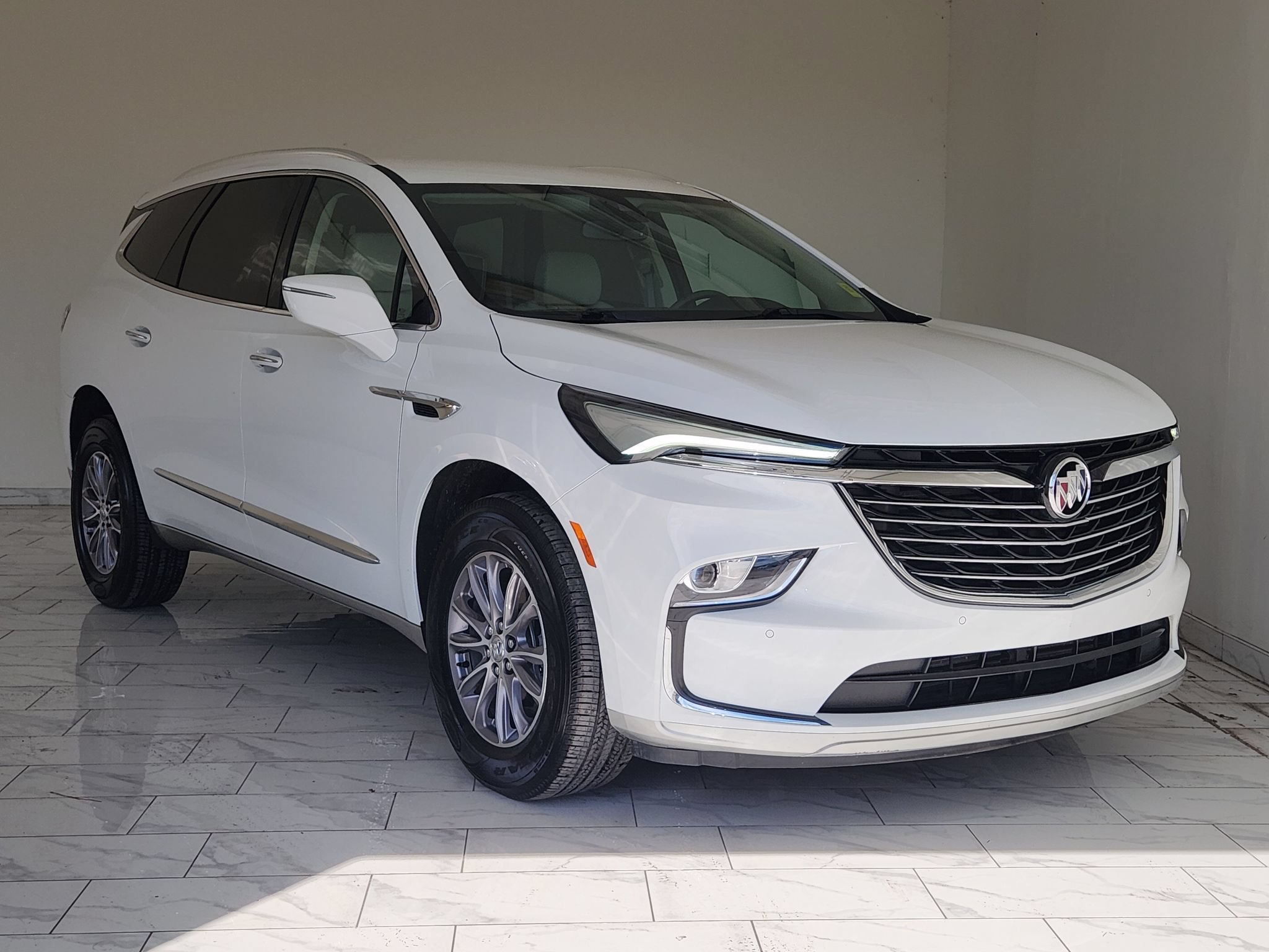 Used 2023 Buick Enclave Essence w/ Trailering Package, 5000 lbs. FWD image 3
