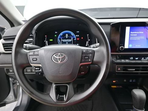 Used 2025 Toyota Camry LE w/ Convenience Package FWD image 7