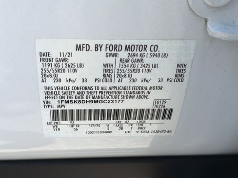 Used 2021 Ford Explorer XLT w/ Equipment Group 202A AWD/4WD image 26