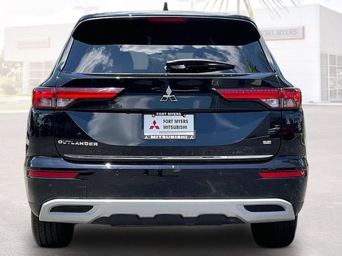 Used 2022 Mitsubishi Outlander SE FWD image 16