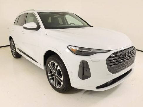 Certified 2025 Audi Q5 Premium Plus w/ Premium Plus AWD/4WD image 7