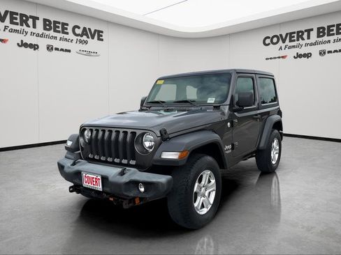 Used 2019 Jeep Wrangler Sport S image 3