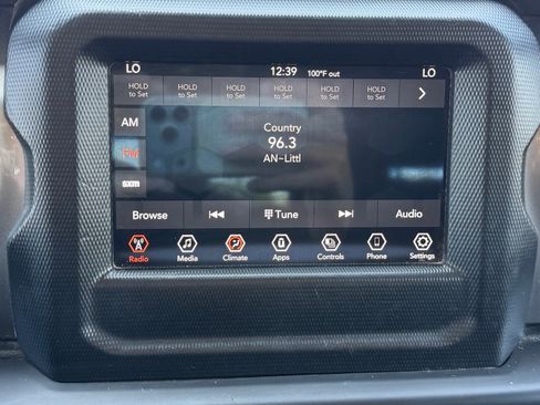 Used 2021 Jeep Wrangler Unlimited Sahara AWD/4WD image 21
